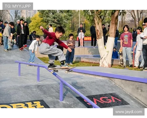 重庆滑板队的战术分析与盯防策略探讨