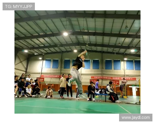 重庆羽毛球队实力揭秘:羽毛球巨献背后的训练与成就